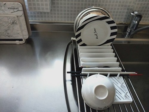 水きりトレーに食器