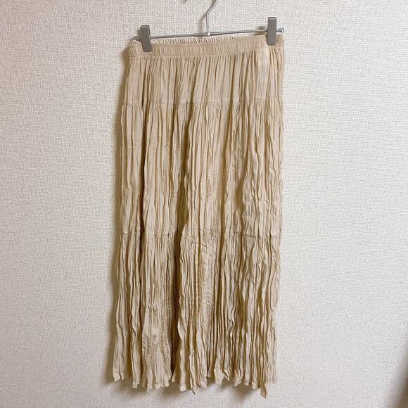 ツイストプリーツロングスカート