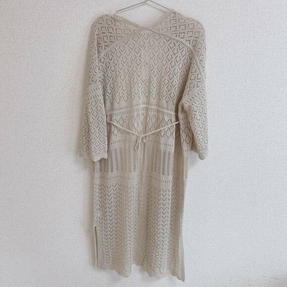 透かし編みロングカーディガンうしろ