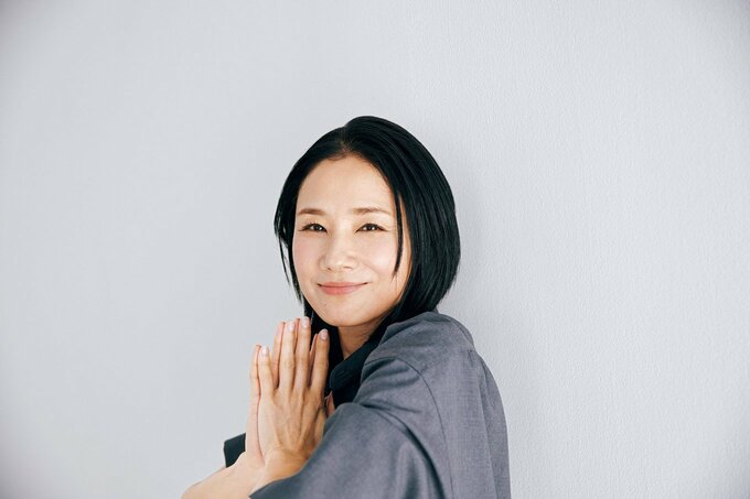吉田羊さん横