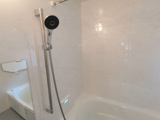 浴室のスライドシャワー