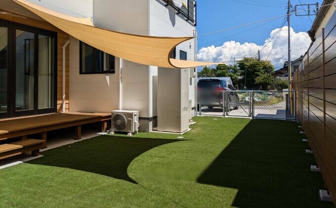 ウッドデッキとタープ