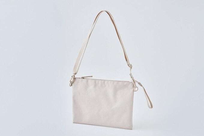 ポーチとしても使える　撥水サコッシュ