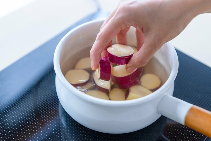 サツマイモを入れる