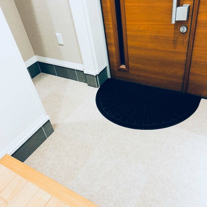 ドアマットを敷く