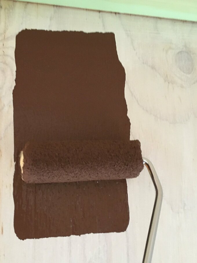 たれたりはねたりすることが少なく塗りやすい