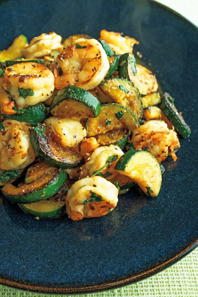 ズッキーニとエビの青ジソ炒め