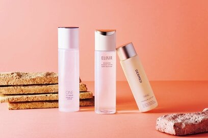 大人の乾燥くすみ肌を「先回りケア」。最新化粧水・美容液でうるおいを育んで