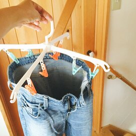 洗濯物がすぐ乾くハンガーからミニ扇風機まで。ジメジメ梅雨に負けない！100均のお助けアイテム6選