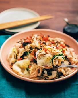 ピーラー大根と豚バラの梅昆布蒸し。大根の大量消費にぴったり