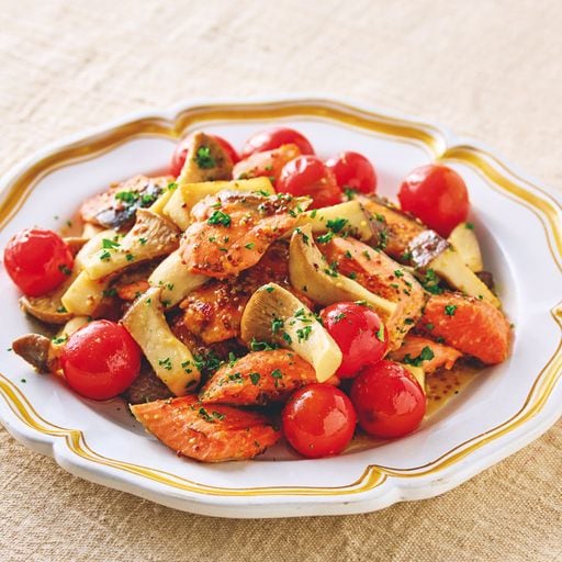 鮭とミニトマトのマスタードバター炒め