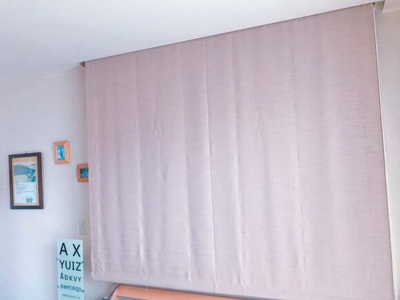 寝室ロールスクリーン