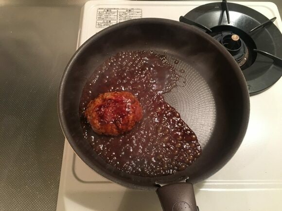 肉ダネのそばにBを加える