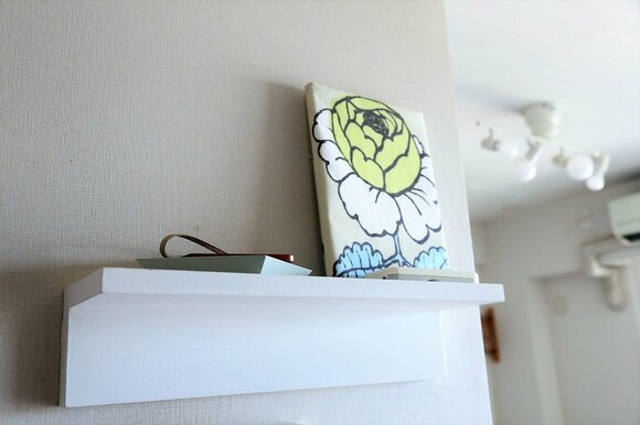 目線より少し高い位置に