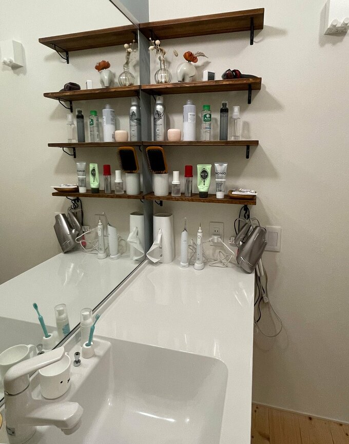 オープン収納棚で収納力アップ