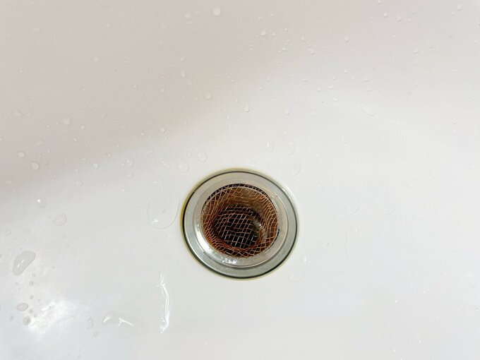 排水口にせっちした銅ゴミトール