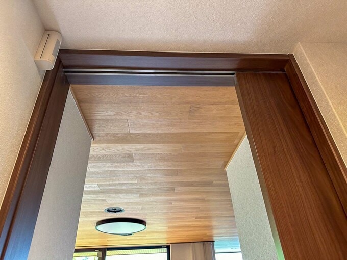 つりレールの引き戸