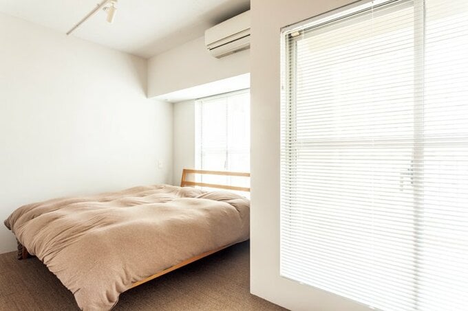 2つの洋室をつなげた寝室