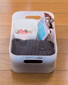 学校用の名札やスリッパを玄関に保管し、忘れ物防止