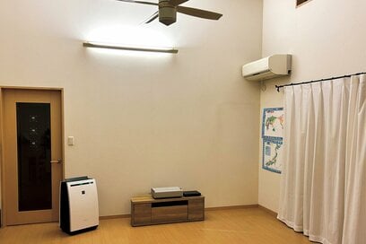 30～50代「やめて・捨ててよかった」習慣＆もの6つ。ソファ、ランチ、定期帰省手放したら心がラクに、節約にも