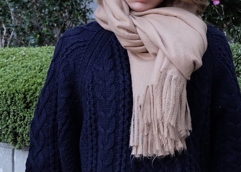 くぐらせた短い方の先端を下に垂らす