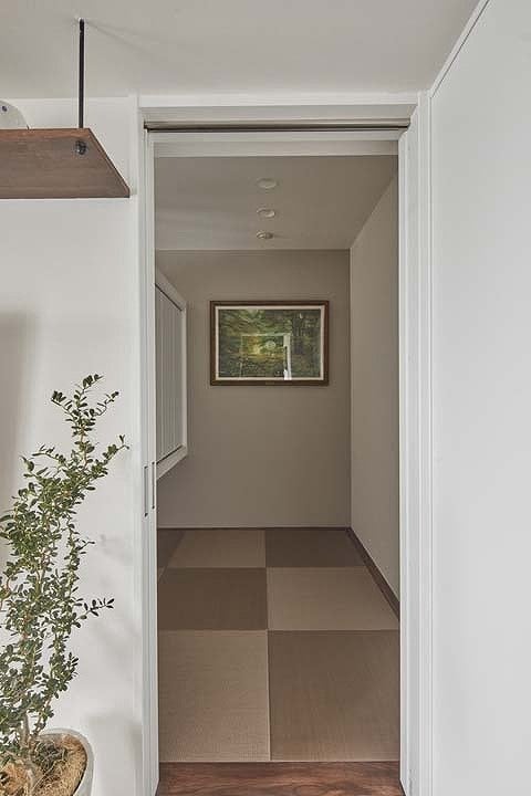 寝室はコンパクトな和室