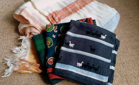 マフラーとハンカチ