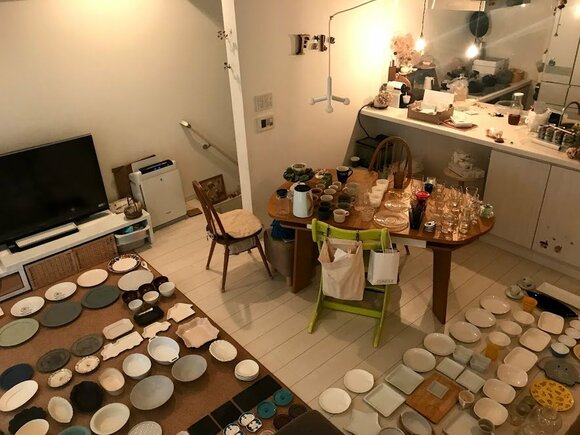 「食べる道具」「つくる道具」「食品」の3ジャンルに分けて片づけ。