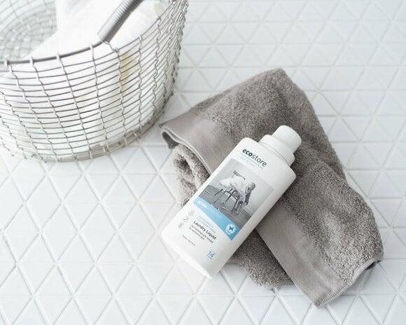 液体洗剤とタオル