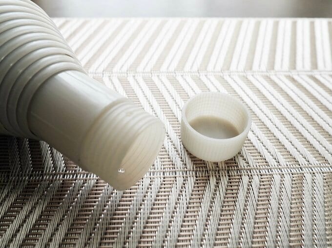 底にはキャップがついている