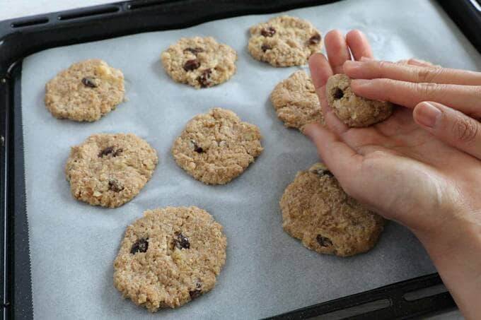 一口大に丸めてつぶす