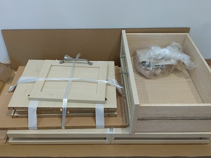 解体したテレビ台