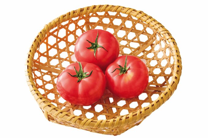 カゴに入ったトマト3つ