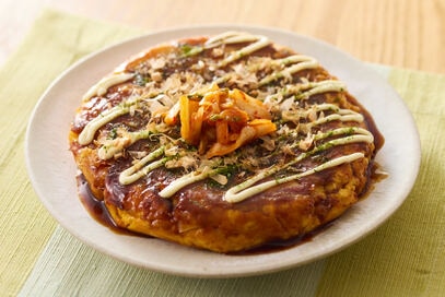 ヘルシーなのにしっかり満腹！「野菜たっぷりキムチ豆腐お好み焼き」レシピ。小麦粉なしなのに満足感◎