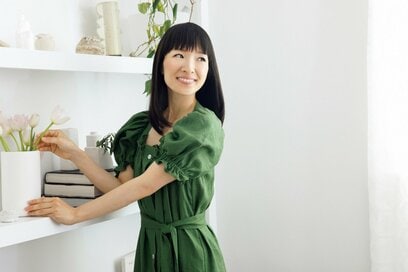 コードは隠す、植物は飾る…「家がきれいな人」の共通点3つ。年末年始にとくに掃除する方がいい場所をこんまりさんが伝授