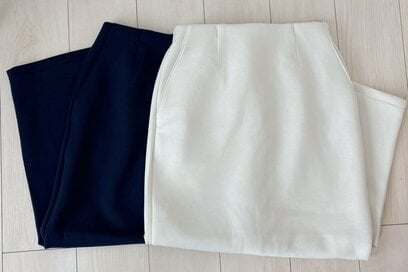 アラフォーがGUで思わず2色買いした「スウェット」スカート。上品できれいめな服とも合わせやすい