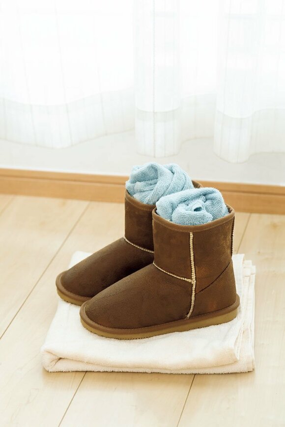 ブーツにタオル