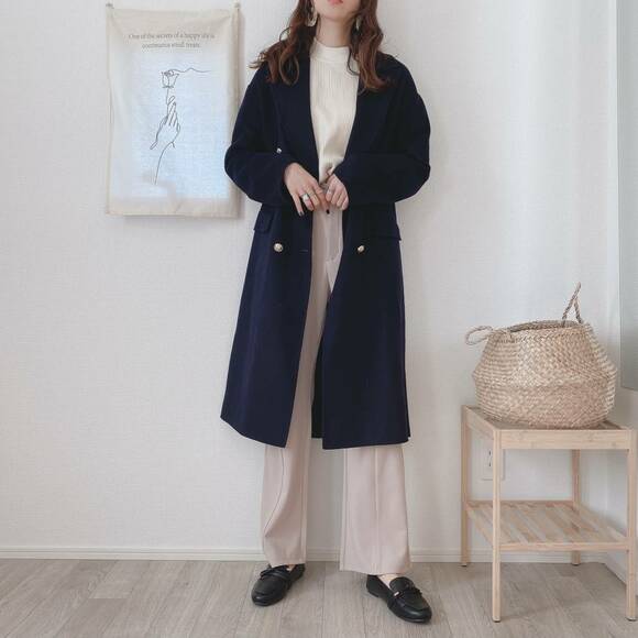 アウターを羽織ったコーデ