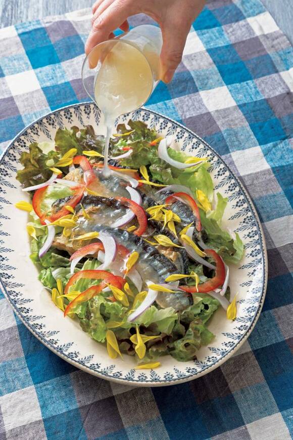 焼きサンマのサラダ仕立て