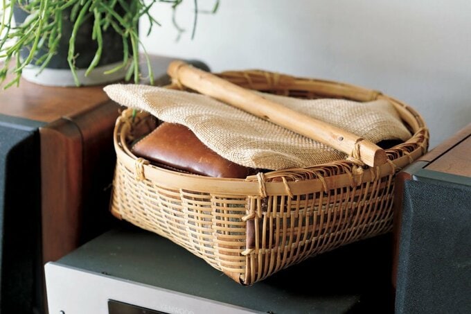 テレビのリモコンなども収納