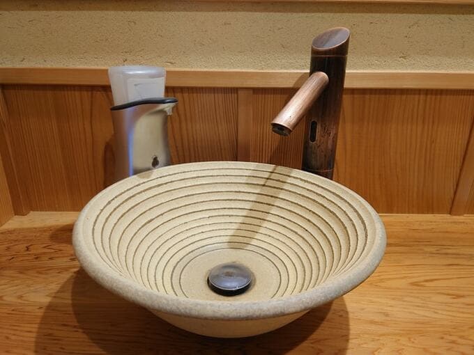 トイレ内の手洗い場