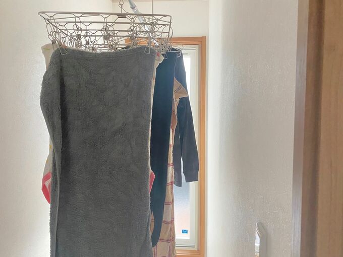 ホスクリーンを通路幅のちょうど真ん中に設置