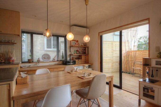 外部空間を取り込んだキッチンダイニング