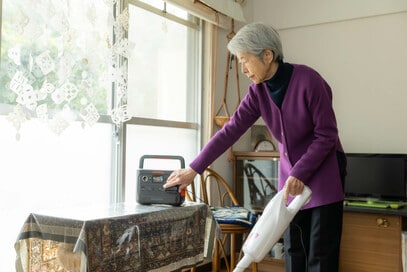 70代・「ポータブル電源」のある暮らし。災害時だけではなく、節約にも