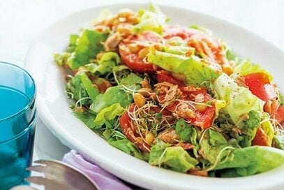 ツナと大豆、トマトのサラダ。高タンパク＆低糖質で日々の疲労回復効果も