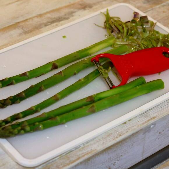 アスパラベーコンの焼き春巻き