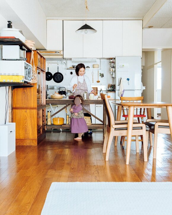 キッチンに親子