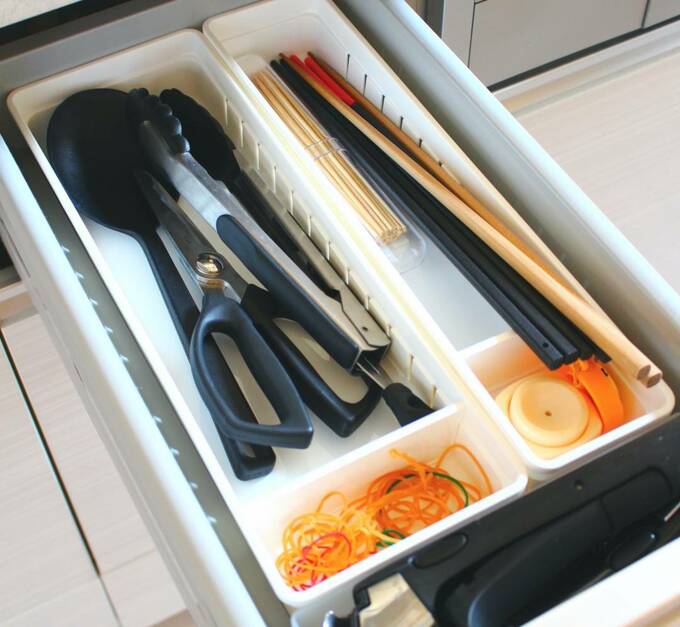 引き出しに菜箸など
