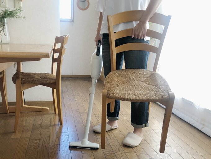 布張りやペーパーコードの座面のチェア