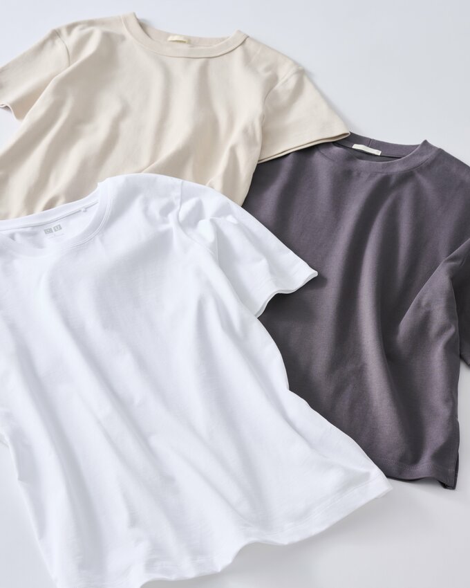 無表情な無地Tシャツ